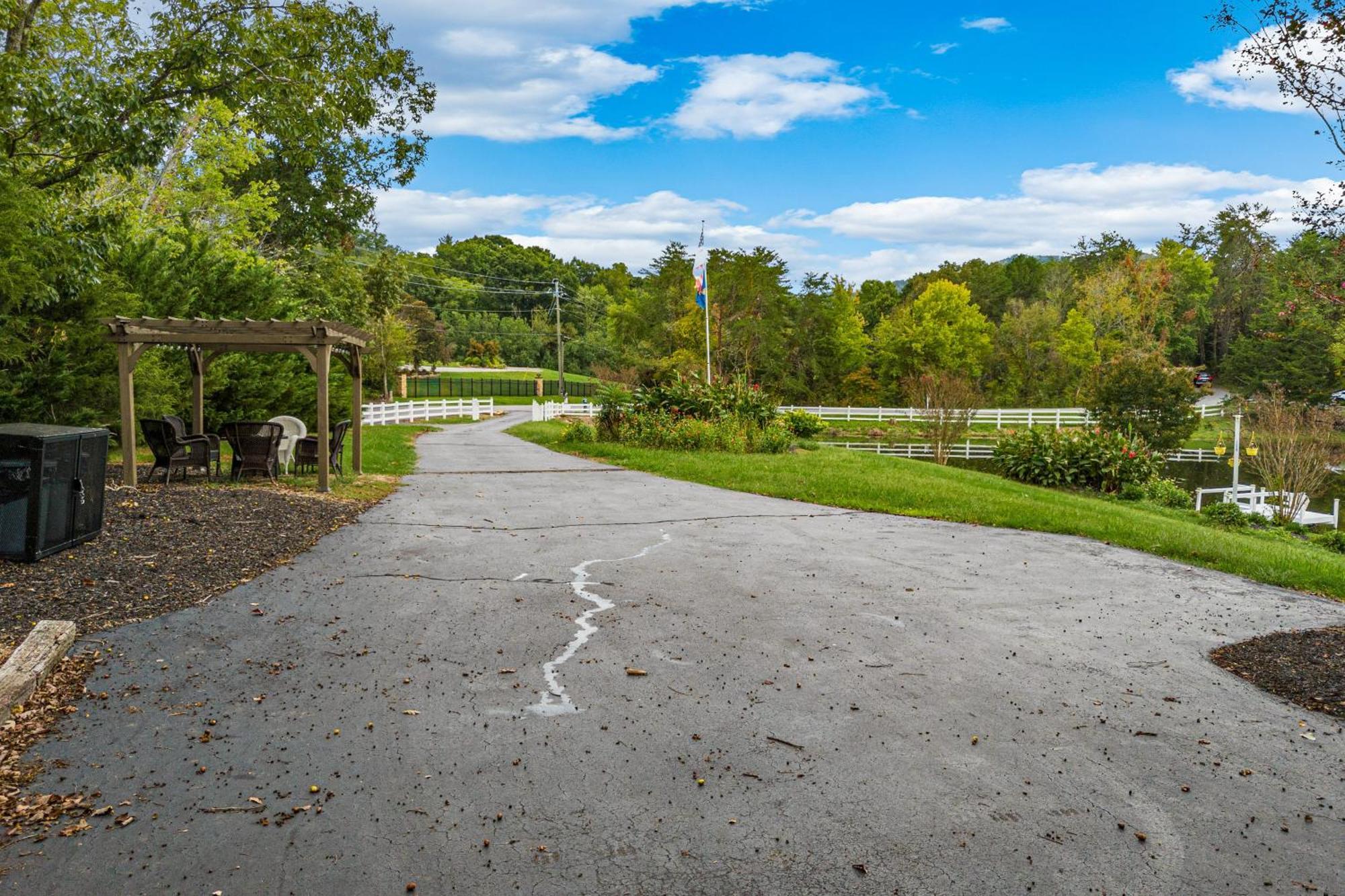 Haven On The Pond Villa Pigeon Forge Ngoại thất bức ảnh