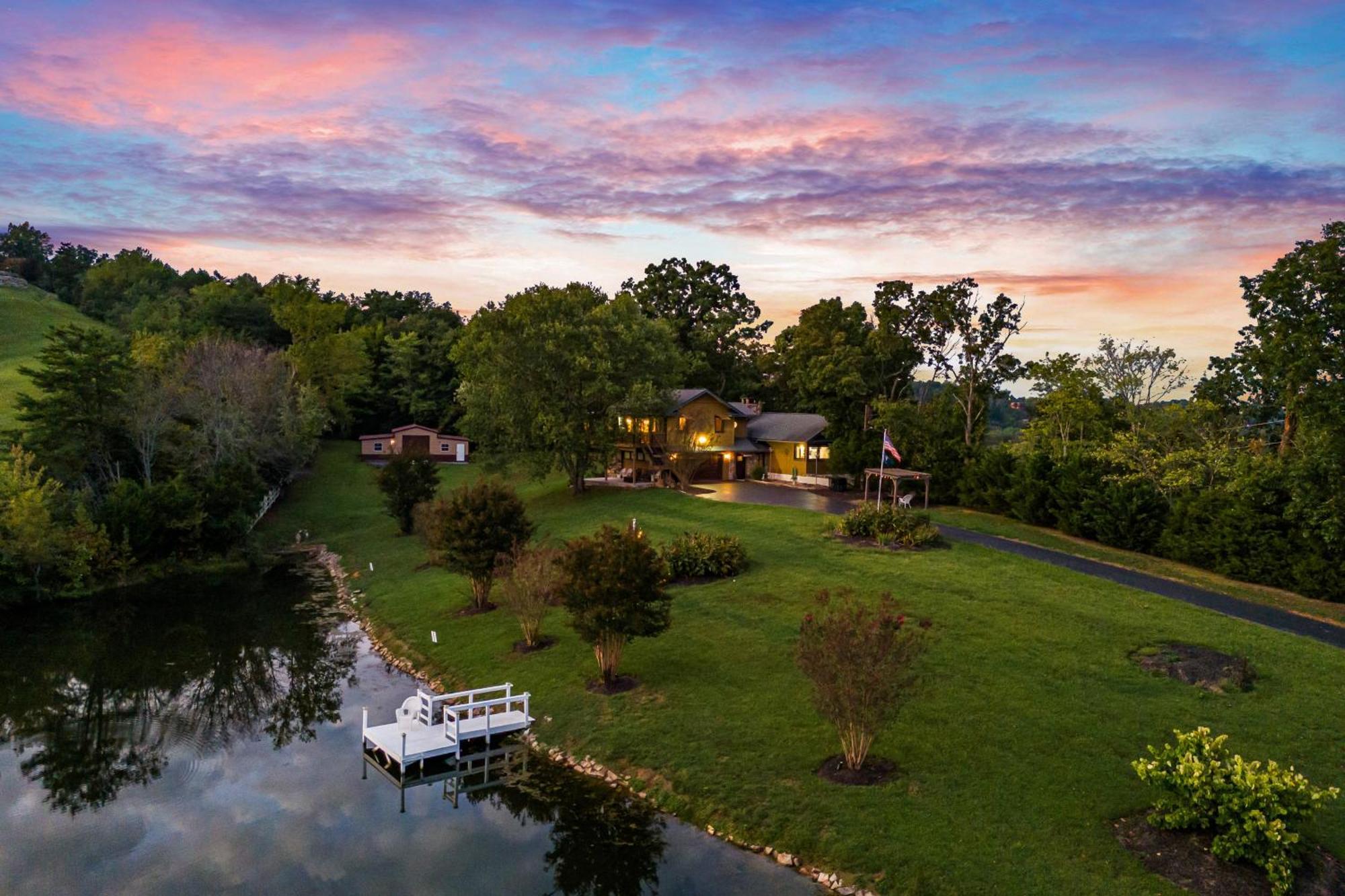 Haven On The Pond Villa Pigeon Forge Ngoại thất bức ảnh