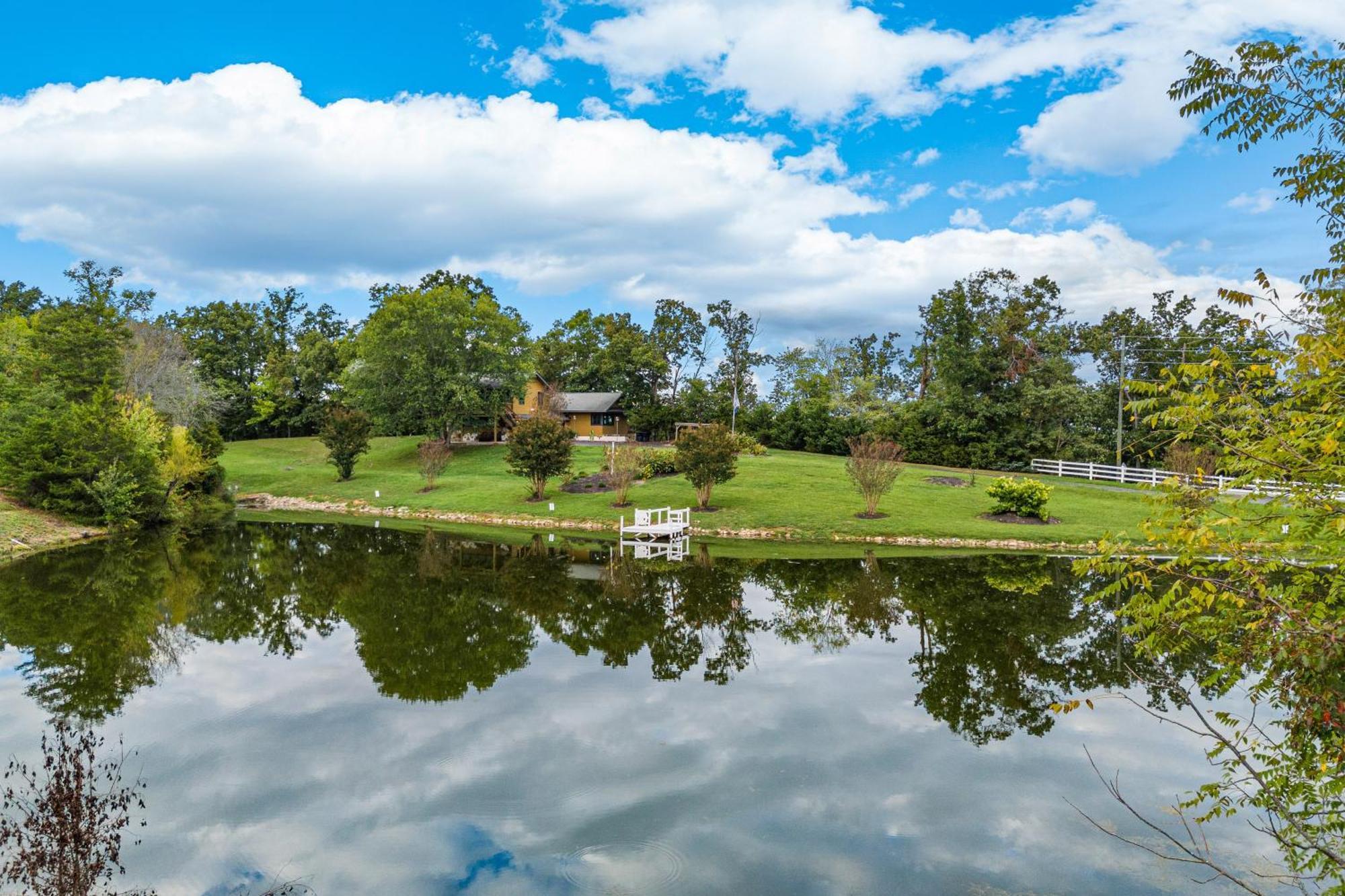 Haven On The Pond Villa Pigeon Forge Ngoại thất bức ảnh