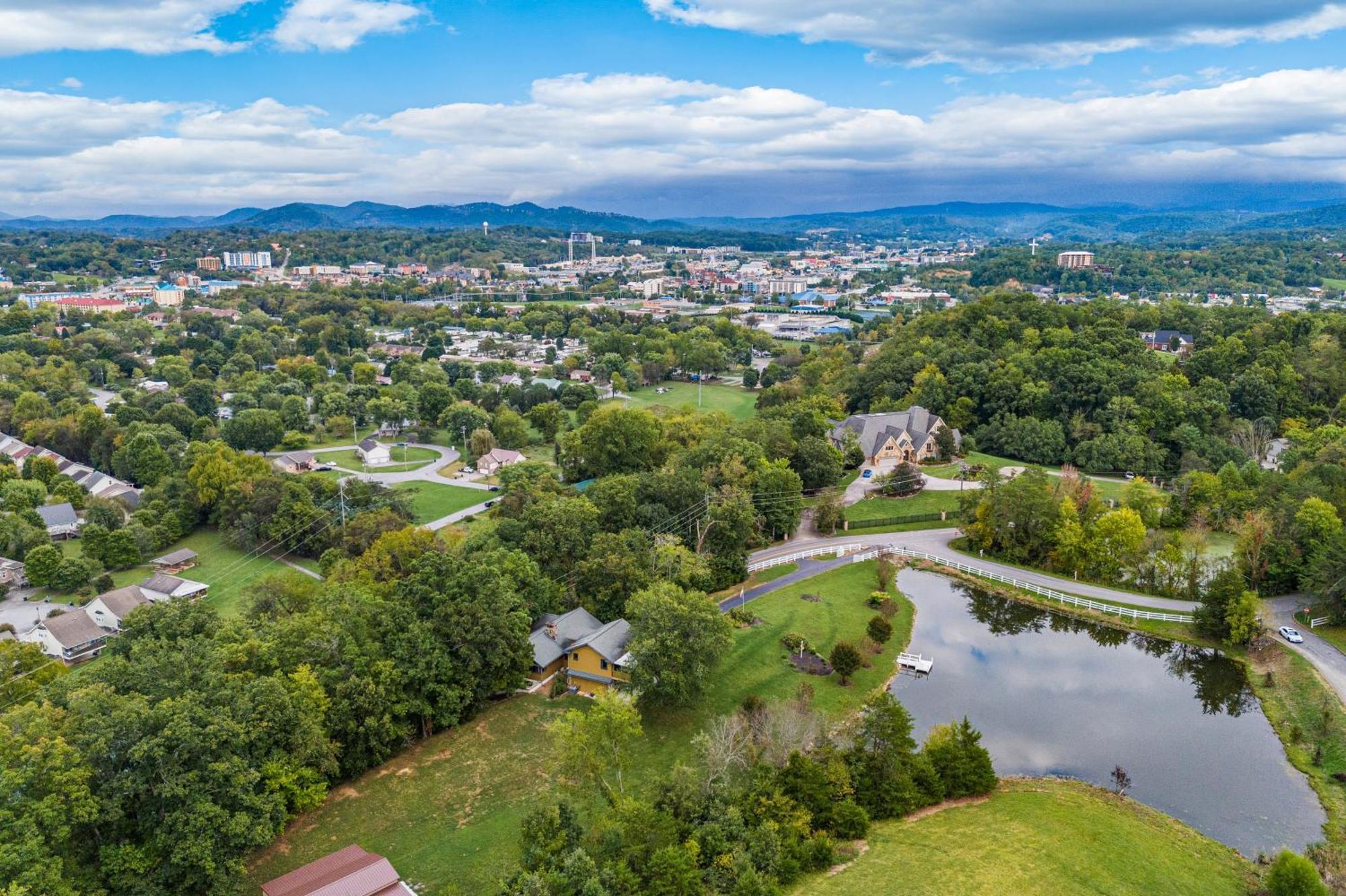 Haven On The Pond Villa Pigeon Forge Ngoại thất bức ảnh