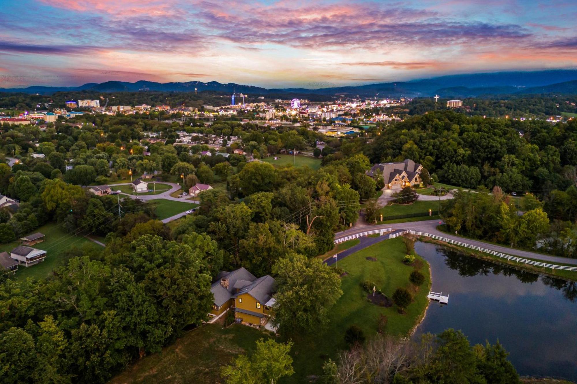 Haven On The Pond Villa Pigeon Forge Ngoại thất bức ảnh
