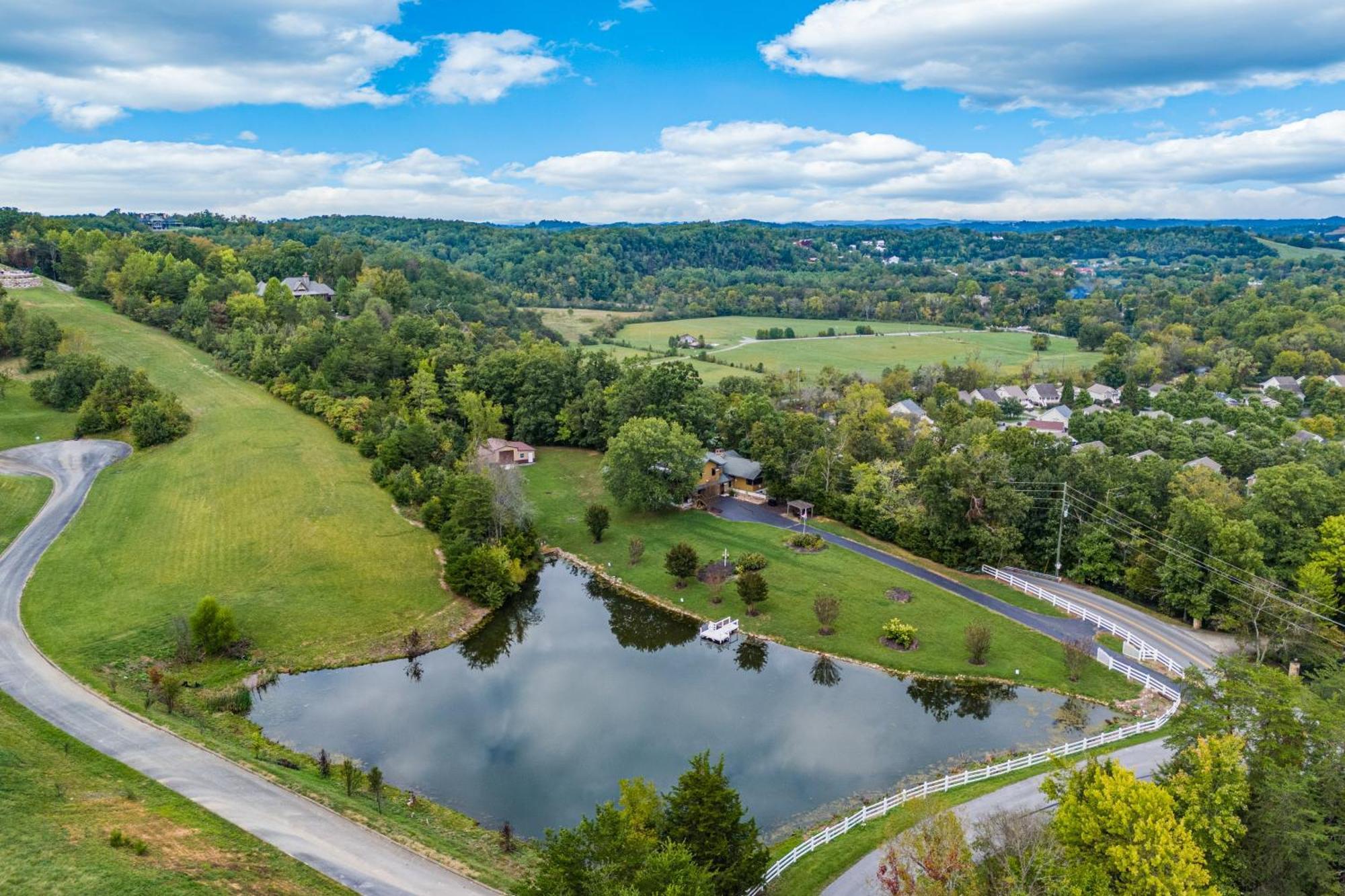 Haven On The Pond Villa Pigeon Forge Ngoại thất bức ảnh