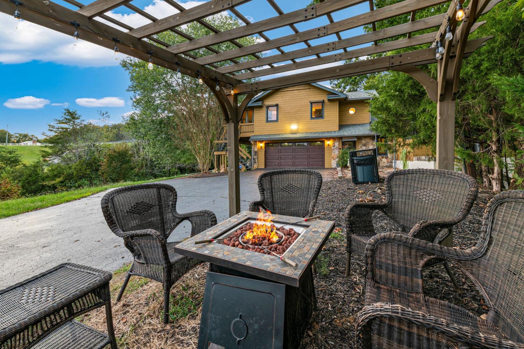 Haven On The Pond Villa Pigeon Forge Ngoại thất bức ảnh